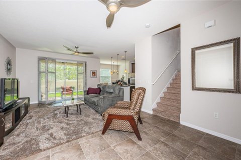 Townhouse in Saint Petersburg, Florida 3 bedrooms, 175.12 sq.m. № 1743498 - photo 2
