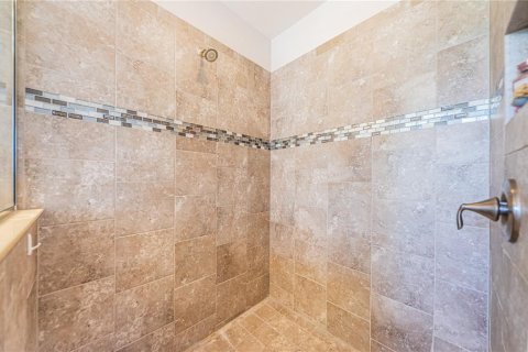 Townhouse in Saint Petersburg, Florida 3 bedrooms, 175.12 sq.m. № 1743498 - photo 29