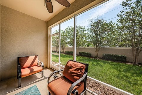 Townhouse in Saint Petersburg, Florida 3 bedrooms, 175.12 sq.m. № 1743498 - photo 15
