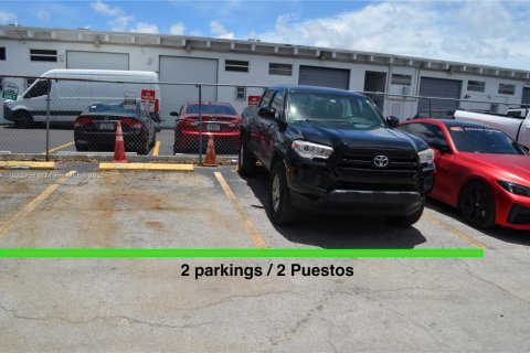 Commercial property in Miami, Florida № 1934392 - photo 29