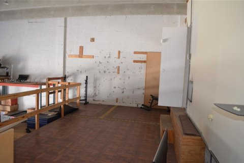 Commercial property in Miami, Florida № 1934392 - photo 23