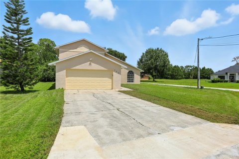 House in Poinciana, Florida 3 bedrooms, 155.89 sq.m. № 1879633 - photo 28