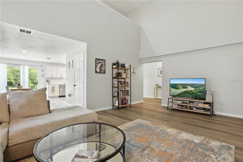 House in Poinciana, Florida 3 bedrooms, 155.89 sq.m. № 1879633 - photo 6