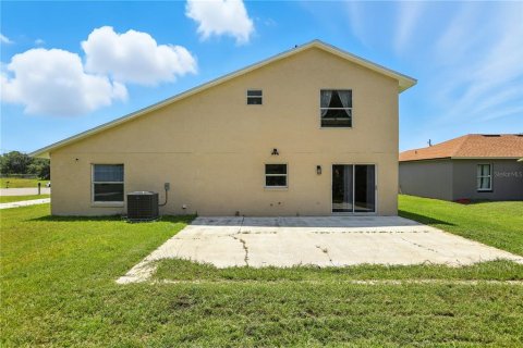 House in Poinciana, Florida 3 bedrooms, 155.89 sq.m. № 1879633 - photo 25