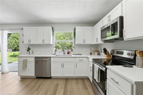 House in Poinciana, Florida 3 bedrooms, 155.89 sq.m. № 1879633 - photo 4