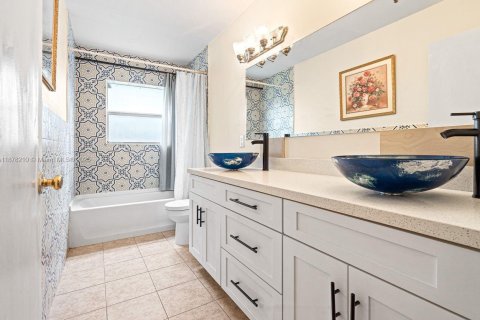 Villa ou maison à vendre à Pembroke Pines, Floride: 4 chambres, 228.54 m2 № 1924513 - photo 18