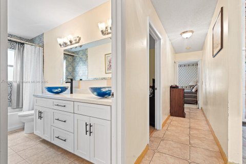 Villa ou maison à vendre à Pembroke Pines, Floride: 4 chambres, 228.54 m2 № 1924513 - photo 30