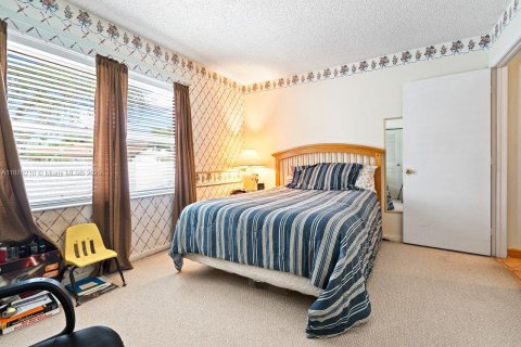 Villa ou maison à vendre à Pembroke Pines, Floride: 4 chambres, 228.54 m2 № 1924513 - photo 20