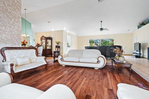 Villa ou maison à vendre à Pembroke Pines, Floride: 4 chambres, 228.54 m2 № 1924513 - photo 10