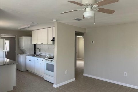 Купить коммерческую недвижимость в Плант-Сити, Флорида 12 спален, 251.95м2, № 1918572 - фото 8