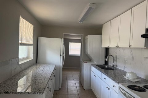Купить коммерческую недвижимость в Плант-Сити, Флорида 12 спален, 251.95м2, № 1918572 - фото 10