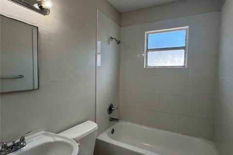 Купить коммерческую недвижимость в Плант-Сити, Флорида 12 спален, 251.95м2, № 1918572 - фото 26