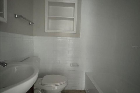 Купить коммерческую недвижимость в Плант-Сити, Флорида 12 спален, 251.95м2, № 1918572 - фото 16
