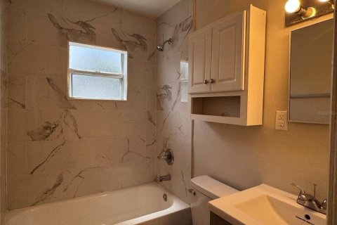 Купить коммерческую недвижимость в Плант-Сити, Флорида 12 спален, 251.95м2, № 1918572 - фото 21