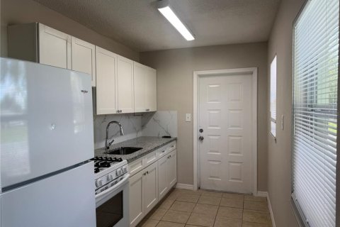 Купить коммерческую недвижимость в Плант-Сити, Флорида 12 спален, 251.95м2, № 1918572 - фото 17