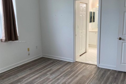 Townhouse in Homestead, Florida 3 bedrooms, 135.27 sq.m. № 1980935 - photo 12