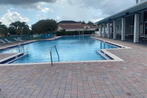 Townhouse in Homestead, Florida 3 bedrooms, 135.27 sq.m. № 1980935 - photo 25