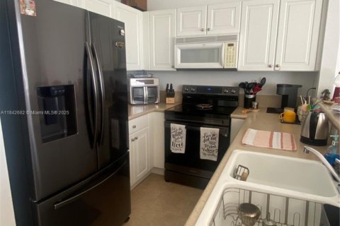 Townhouse in Homestead, Florida 3 bedrooms, 135.27 sq.m. № 1980935 - photo 4