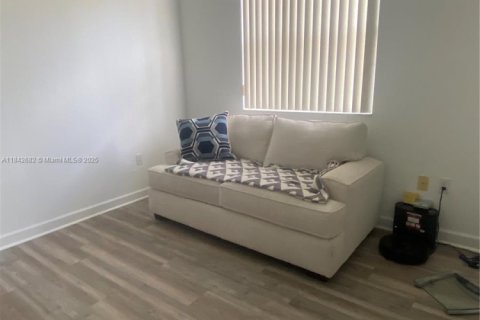 Townhouse in Homestead, Florida 3 bedrooms, 135.27 sq.m. № 1980935 - photo 9