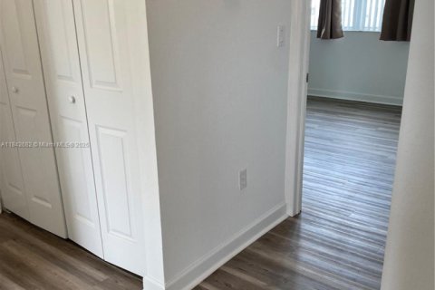 Townhouse in Homestead, Florida 3 bedrooms, 135.27 sq.m. № 1980935 - photo 11