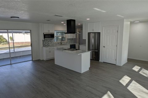 House in Casselberry, Florida 4 bedrooms, 147.44 sq.m. № 1723545 - photo 7