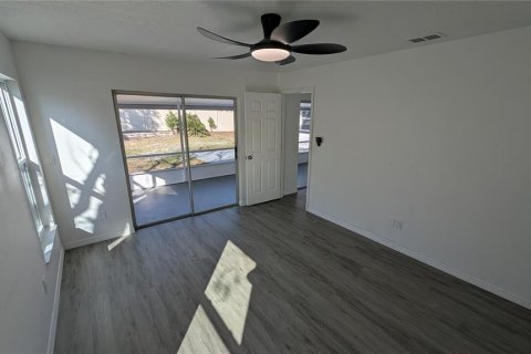 House in Casselberry, Florida 4 bedrooms, 147.44 sq.m. № 1723545 - photo 22