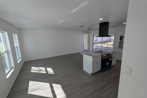 House in Casselberry, Florida 4 bedrooms, 147.44 sq.m. № 1723545 - photo 6