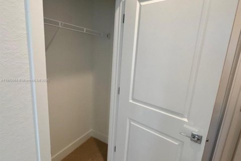 Снять в аренду таунхаус в Пемброк-Пайнс, Флорида 4 спальни, № 1955749 - фото 24