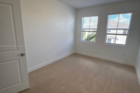 Снять в аренду таунхаус в Пемброк-Пайнс, Флорида 4 спальни, № 1955749 - фото 29