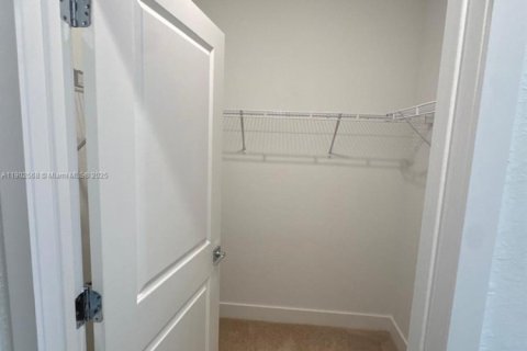 Снять в аренду таунхаус в Пемброк-Пайнс, Флорида 4 спальни, № 1955749 - фото 25