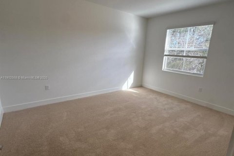 Снять в аренду таунхаус в Пемброк-Пайнс, Флорида 4 спальни, № 1955749 - фото 27