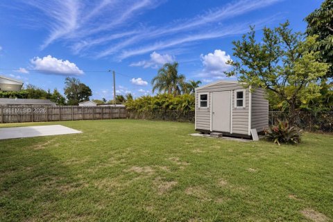 House in Miami, Florida 3 bedrooms, 98.29 sq.m. № 2058512 - photo 7