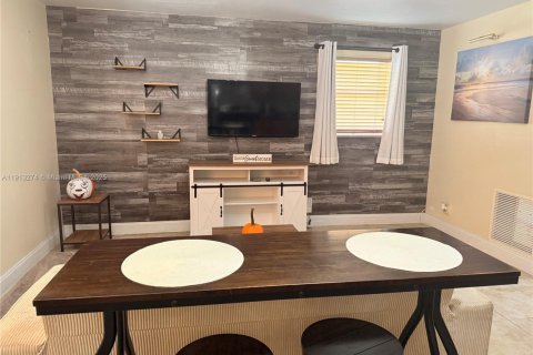 Casa en alquiler en Hollywood, Florida, 2 dormitorios, 103.21 m2 № 2013714 - foto 19