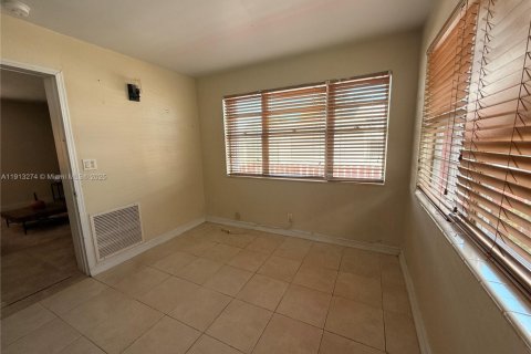 Casa en alquiler en Hollywood, Florida, 2 dormitorios, 103.21 m2 № 2013714 - foto 23