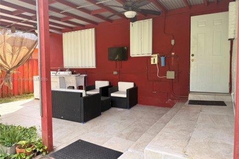 Casa en alquiler en Hollywood, Florida, 2 dormitorios, 103.21 m2 № 2013714 - foto 18