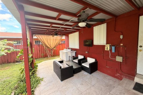 Casa en alquiler en Hollywood, Florida, 2 dormitorios, 103.21 m2 № 2013714 - foto 12