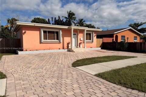 Casa en Hollywood, Florida 2 dormitorios, 103.21 m2 № 2013714