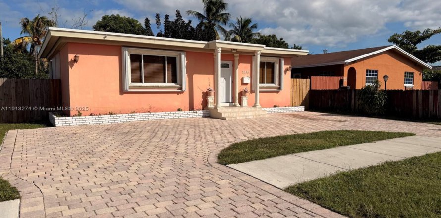 Casa en Hollywood, Florida 2 dormitorios, 103.21 m2 № 2013714