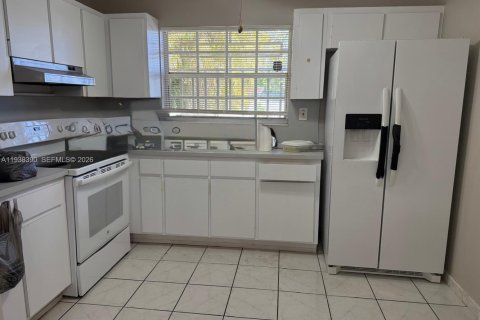 Casa en alquiler en Miami, Florida, 3 dormitorios, 262.08 m2 № 1996666 - foto 7