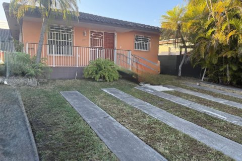 Casa en Miami, Florida 3 dormitorios, 262.08 m2 № 1996666