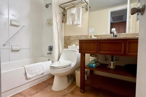 Condominio en venta en Sunny Isles Beach, Florida, 14 habitaciones, 38.09 m2 № 1768531 - foto 21