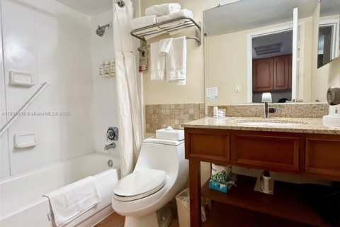 Condominio en venta en Sunny Isles Beach, Florida, 14 habitaciones, 38.09 m2 № 1768531 - foto 22