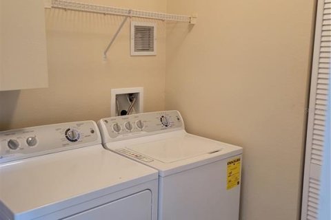 Townhouse in Palm Harbor, Florida 2 bedrooms, 108.23 sq.m. № 2227100 - photo 14
