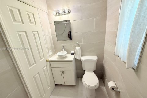 Villa ou maison à louer à Dania Beach, Floride: 288.74 m2 № 1993040 - photo 4