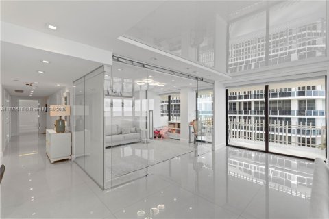 Copropriété à vendre à Bal Harbour, Floride: 3 chambres, 241.55 m2 № 1926315 - photo 6
