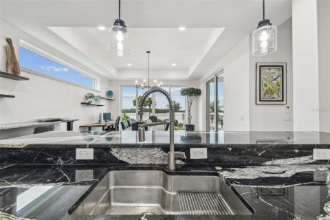 House in Port Richey, Florida 6 bedrooms, 617.43 sq.m. № 1856586 - photo 21