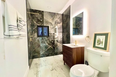 House in Miami, Florida 3 bedrooms, 111.48 sq.m. № 2014429 - photo 5