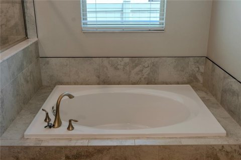 House in Riverview, Florida 3 bedrooms, 160.91 sq.m. № 1877193 - photo 15
