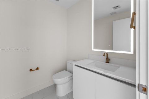 Condo in Miami, Florida, 4 bedrooms  № 1966480 - photo 5