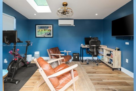 House in South Miami, Florida 3 bedrooms, 126.9 sq.m. № 1955838 - photo 14